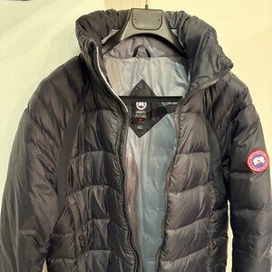 Canada Goose HyBridge Base Down Jacket